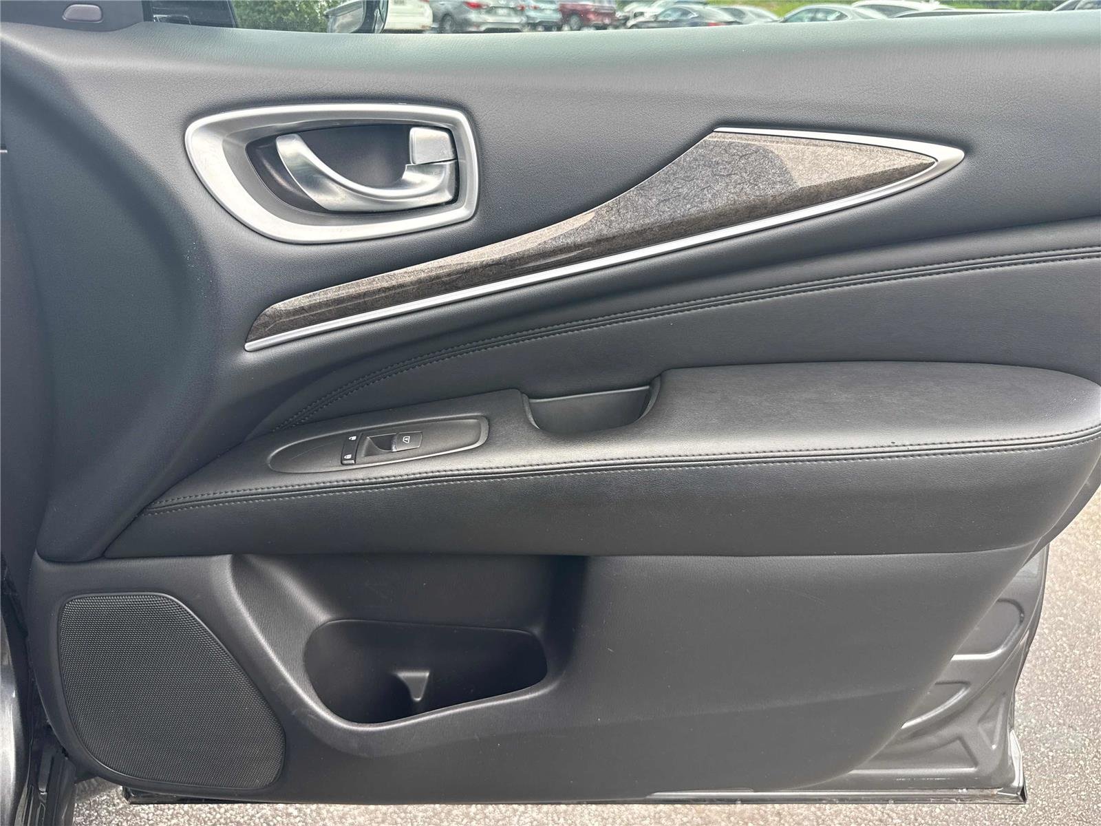 Used 2015 Graphite Shadow INFINITI  image 28