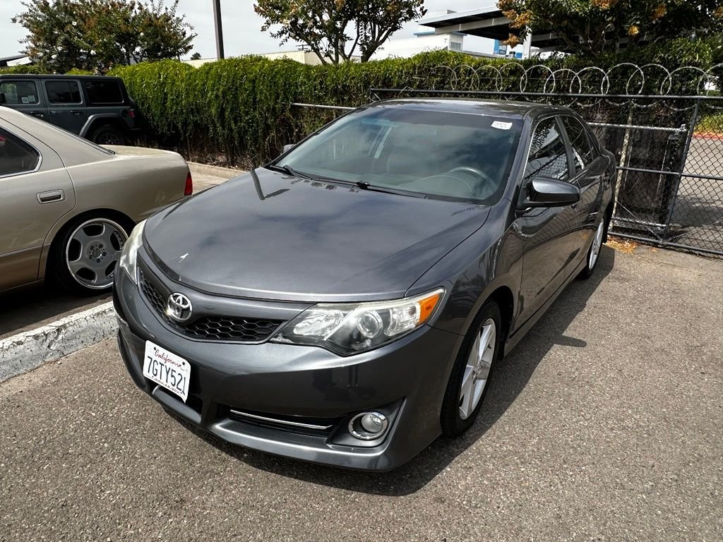 Used 2014 Gray Toyota SE image 11