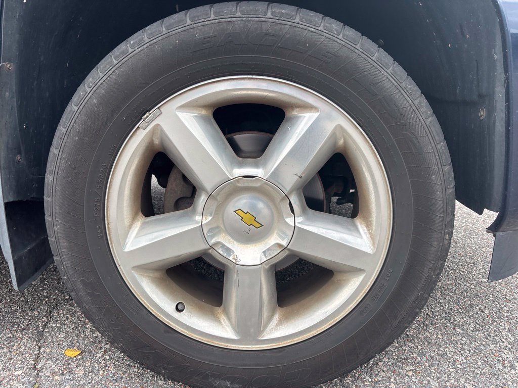 Used 2009 Blue Chevrolet LT image 16
