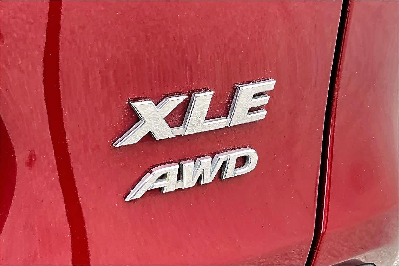 Used 2023 Ruby Flare Pearl Toyota XLE image 10