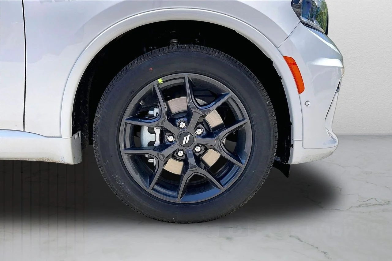 New 2026 White Knuckle Clear-Coat Exterior Paint Dodge  image 35