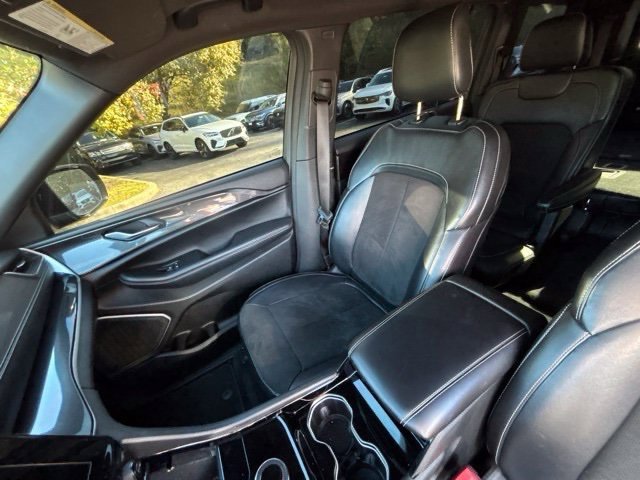 Used 2021 Diamond Black Jeep Altitude image 13