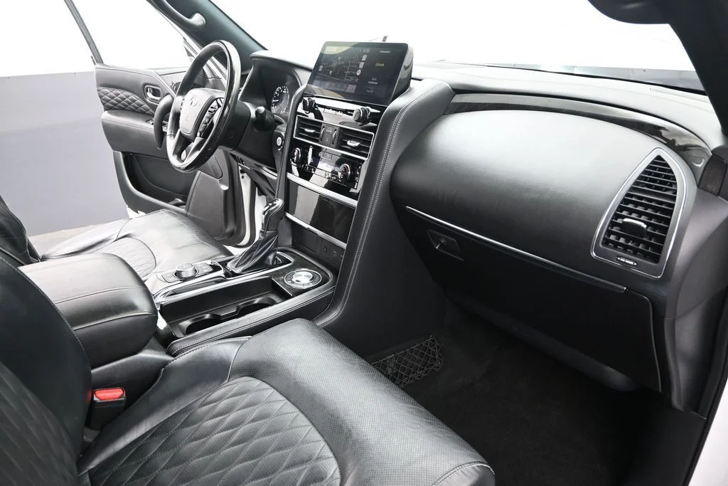 Used 2023 White INFINITI Sensory image 31