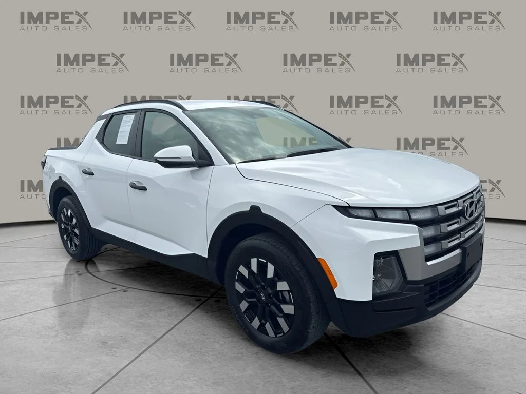 Used 2025 White Hyundai SEL image 7