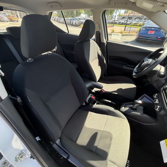 Used 2025 White Nissan S image 26