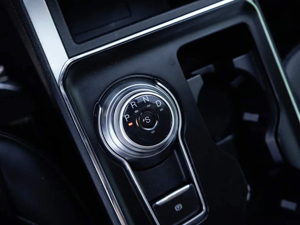 Used 2022 Agate Black Metallic Ford SEL image 19