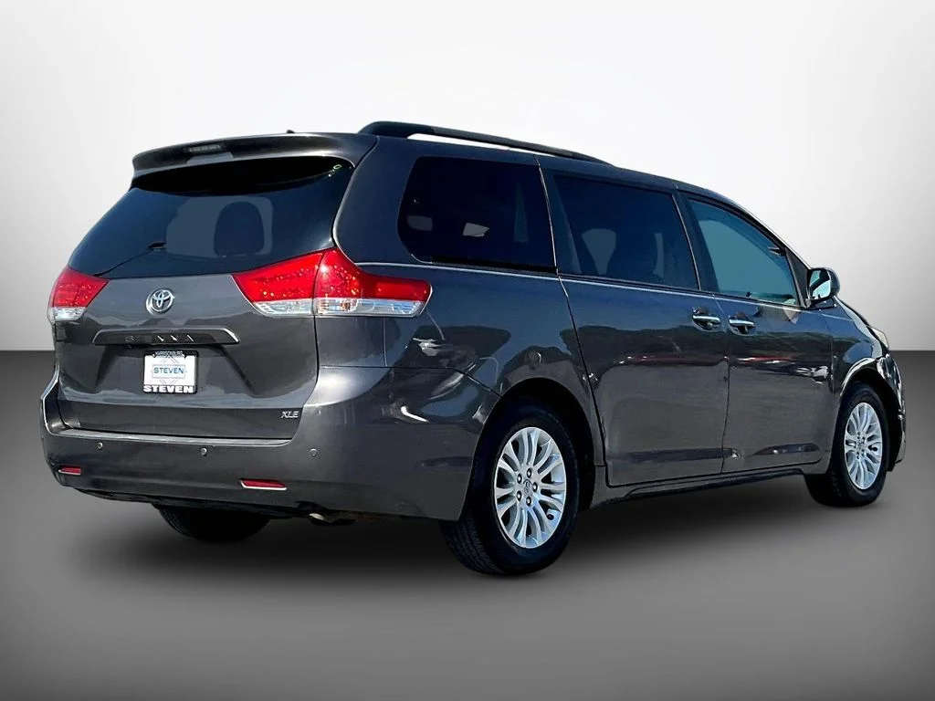 Used 2012 Gray Toyota XLE image 6