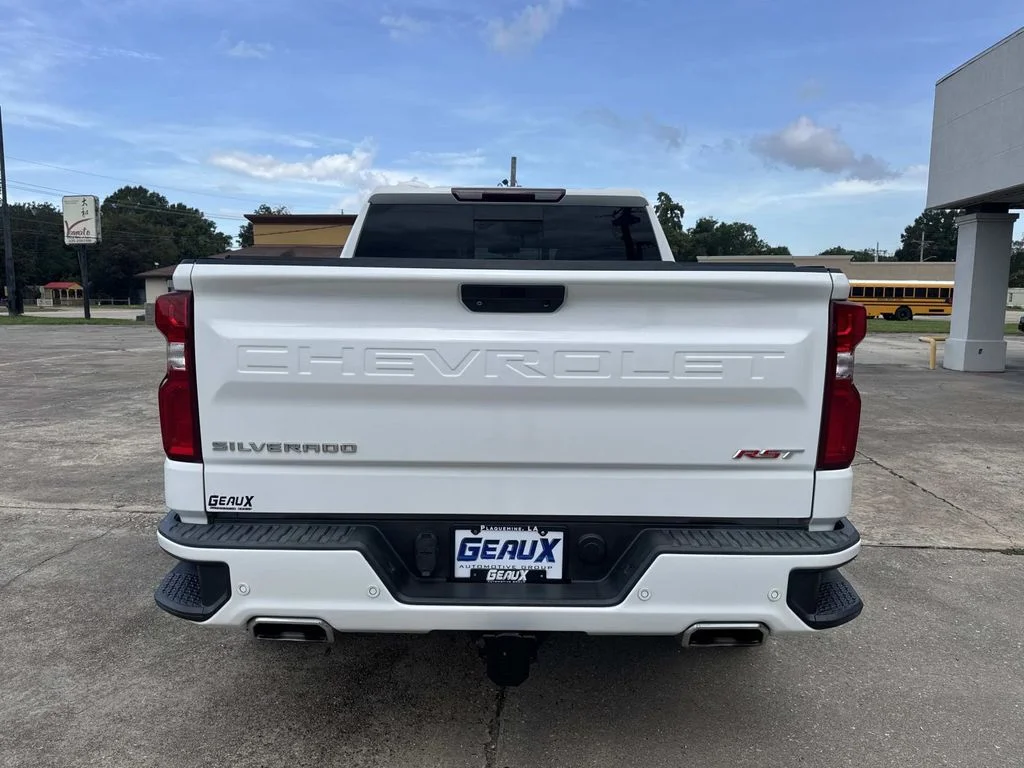 Used 2021 White Chevrolet RST image 17