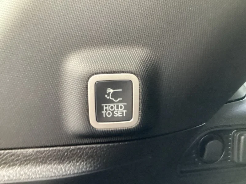 2025 Jeep Grand Cherokee Laredo - Photo 18