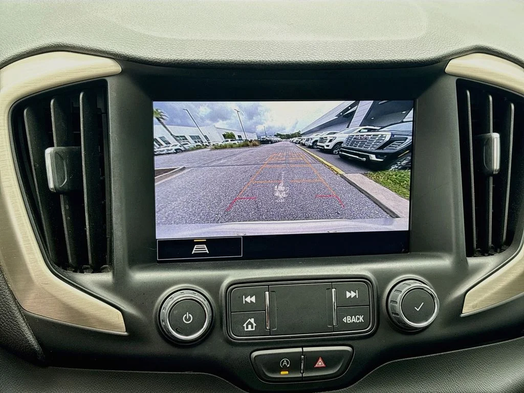 Used 2022 White GMC Denali image 14