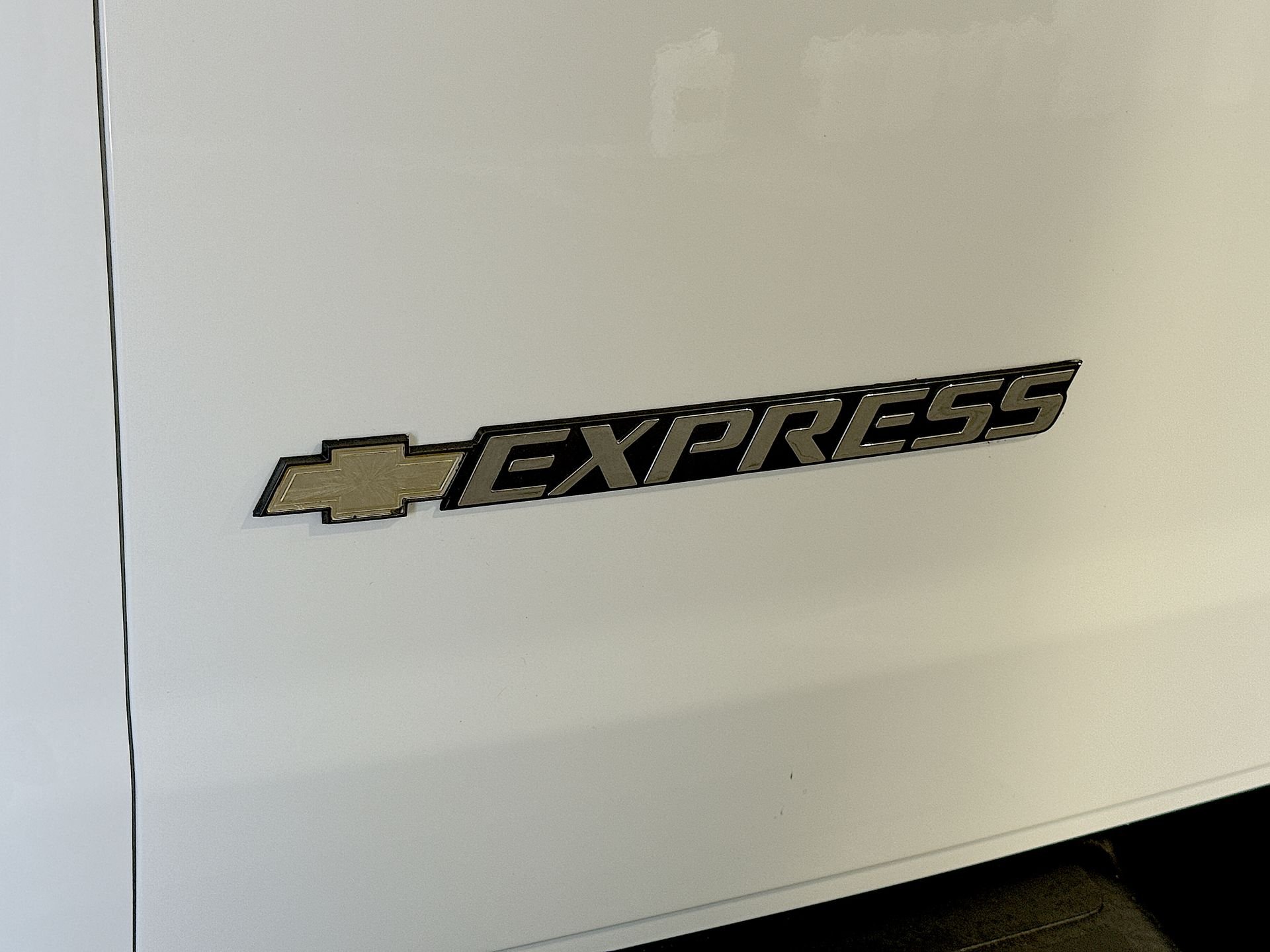 2022 Chevrolet Express Cargo Work Van - Photo 27