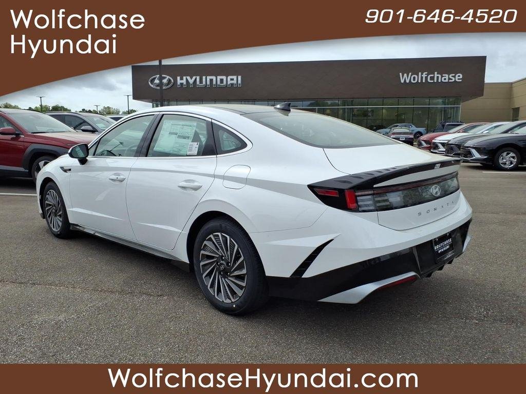 New 2026 White Hyundai SEL image 3