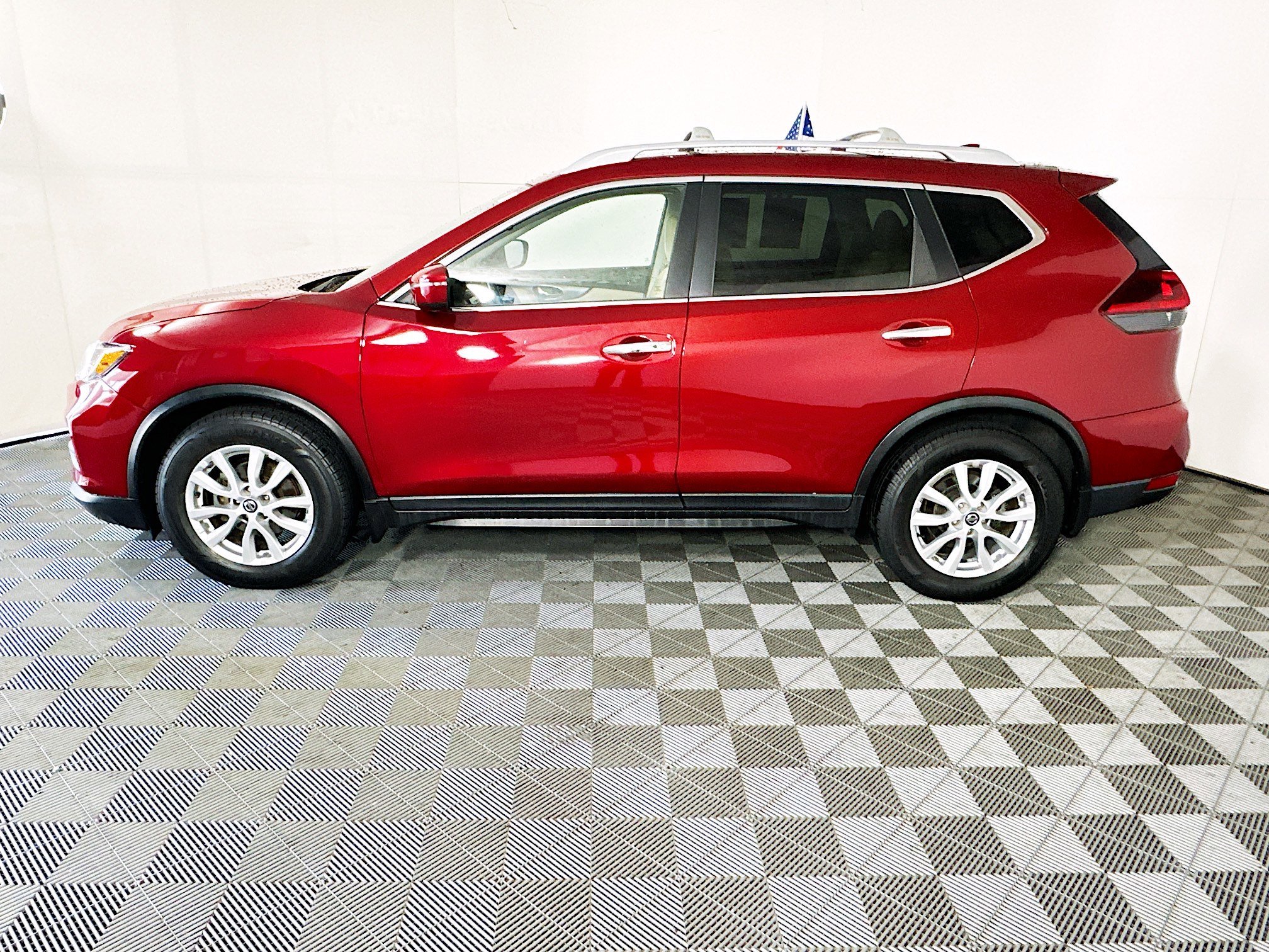 Used 2020 Scarlet Ember Tintcoat Nissan SV image 6
