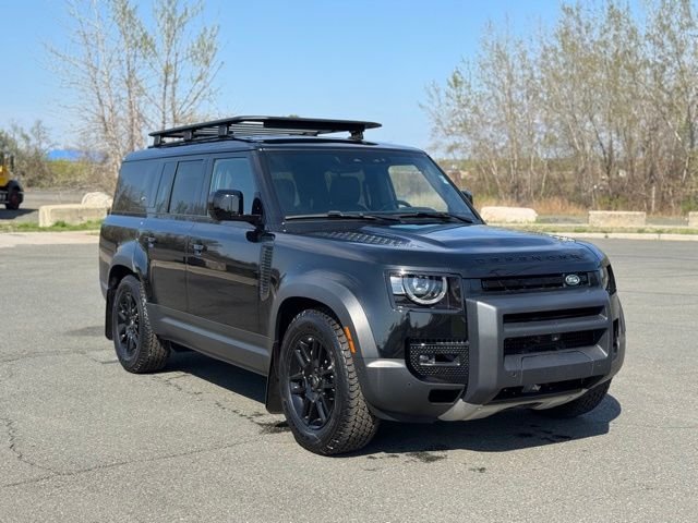 New 2023 Santorini Black Land Rover SE image 7