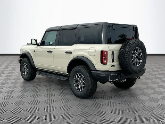 New 2025 Desert Sand Ford Badlands image 4