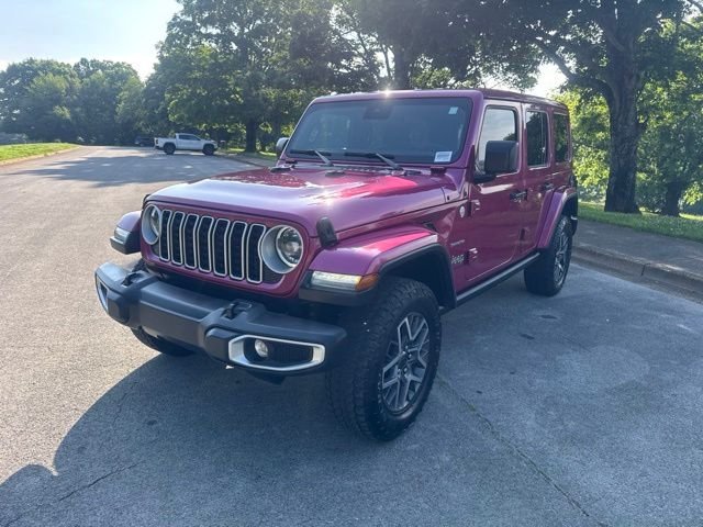 Used 2024  Jeep Sahara image 3