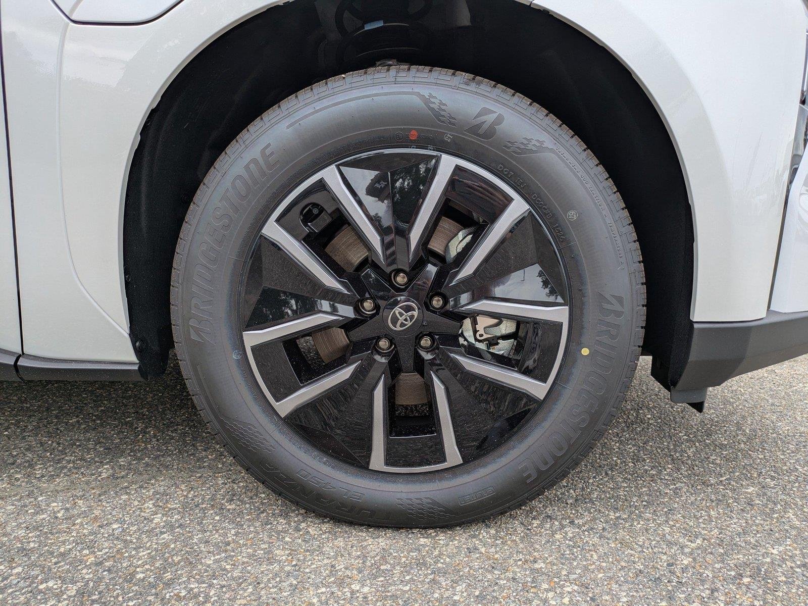 New 2026 Wind Chill Pearl Toyota XLE image 11