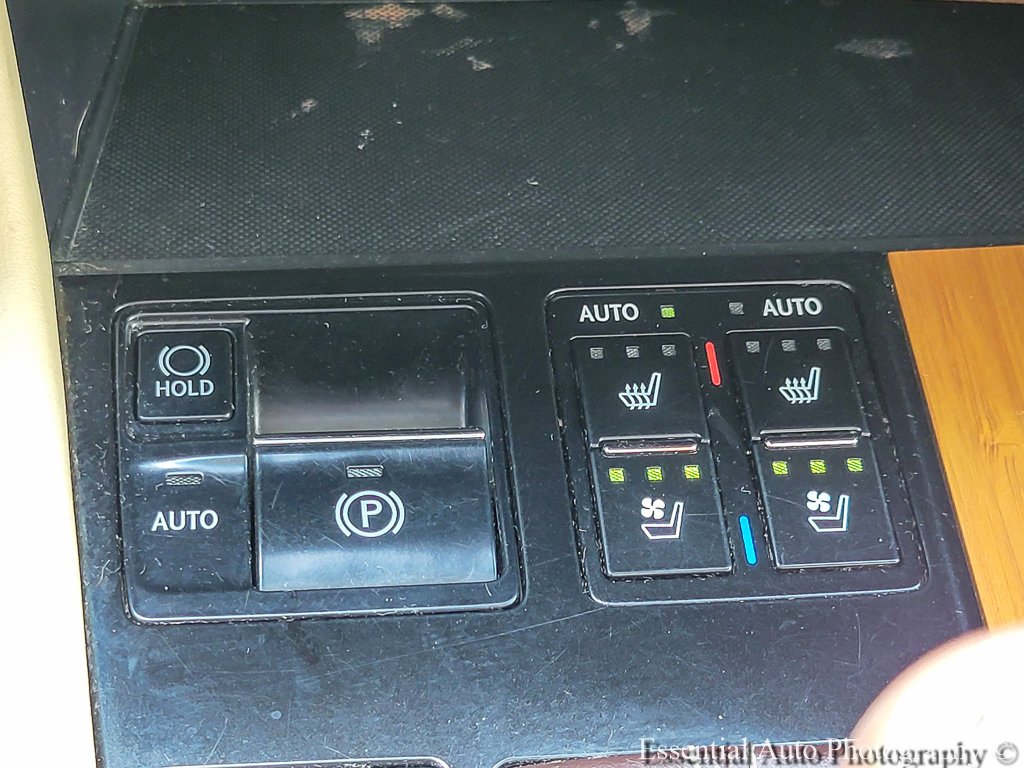 Used 2019 White Lexus 350 image 16
