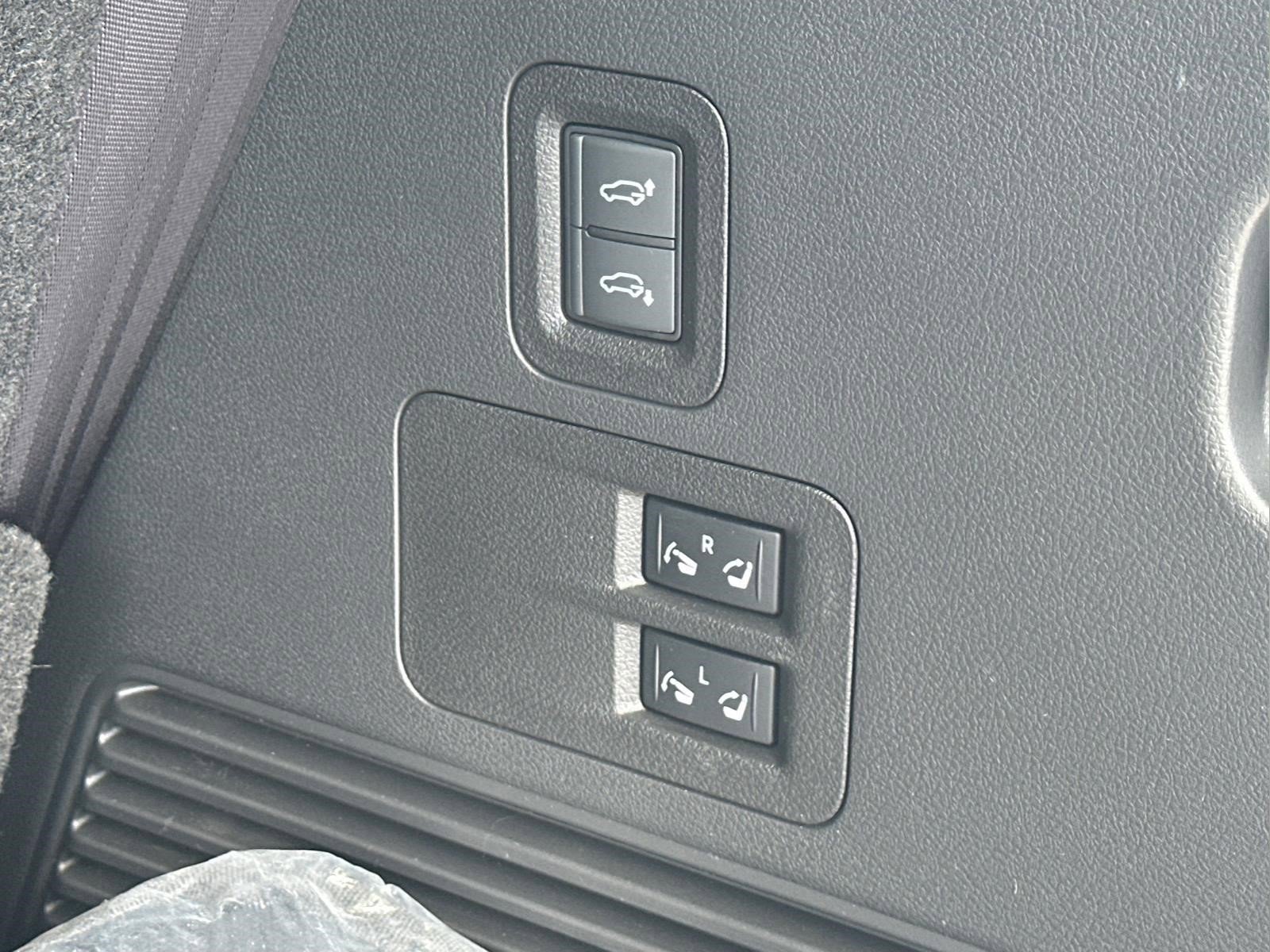New 2026 BLACK OBSIDIAN INFINITI Luxe 4WD image 6