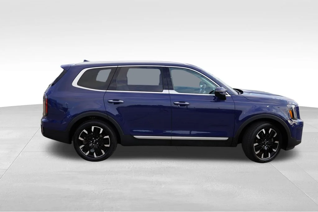 Certified Used 2024 Midnight Lake Blue Kia SX image 3