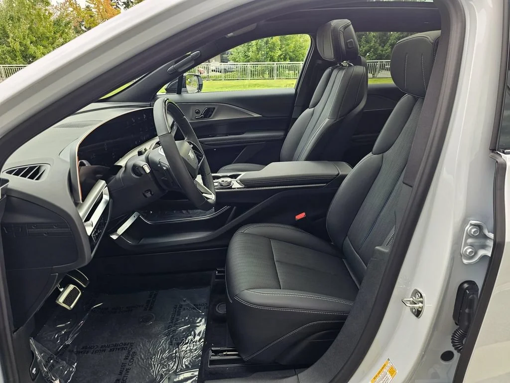 New 2027 Vibrant White Tricoat Cadillac Sport image 20
