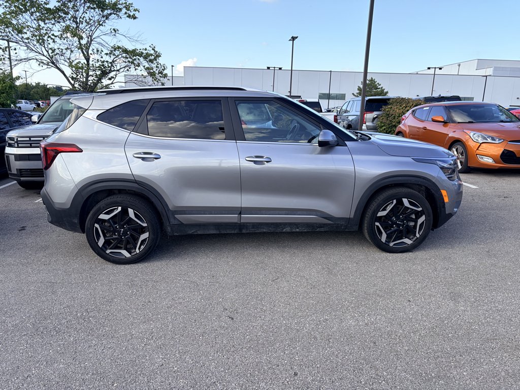Used 2024 Steel Gray Kia SX image 6