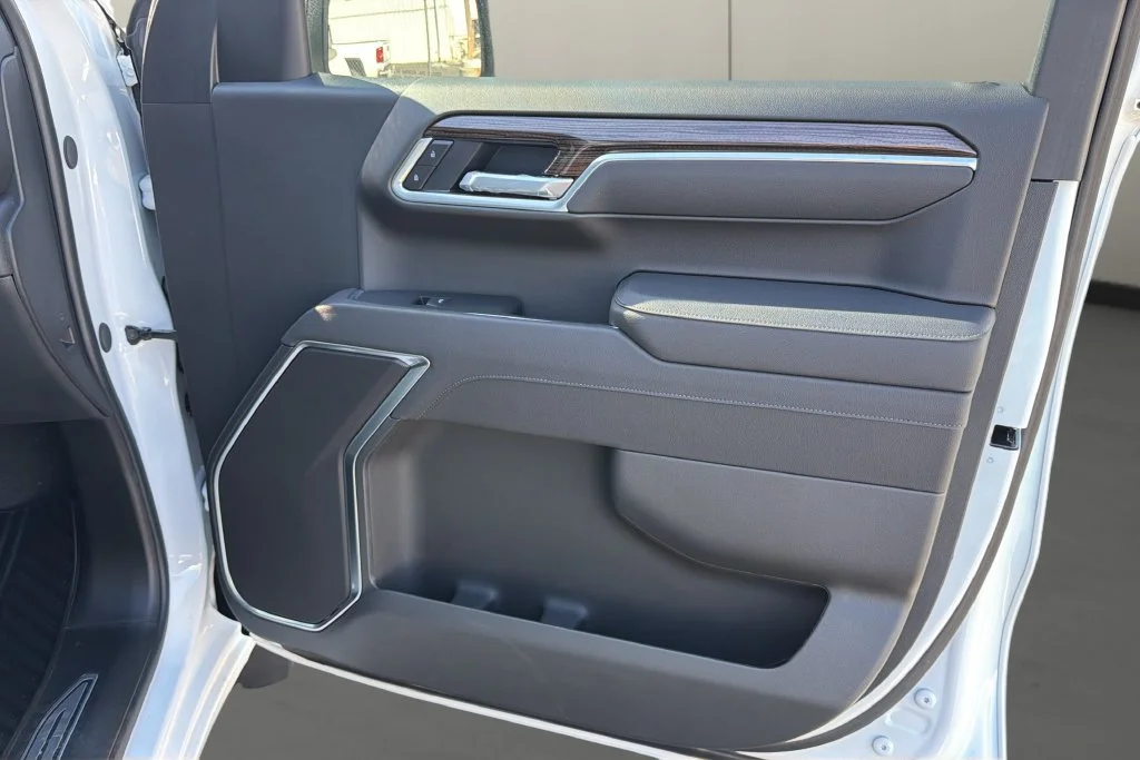 New 2026 Summit White Chevrolet LT image 17