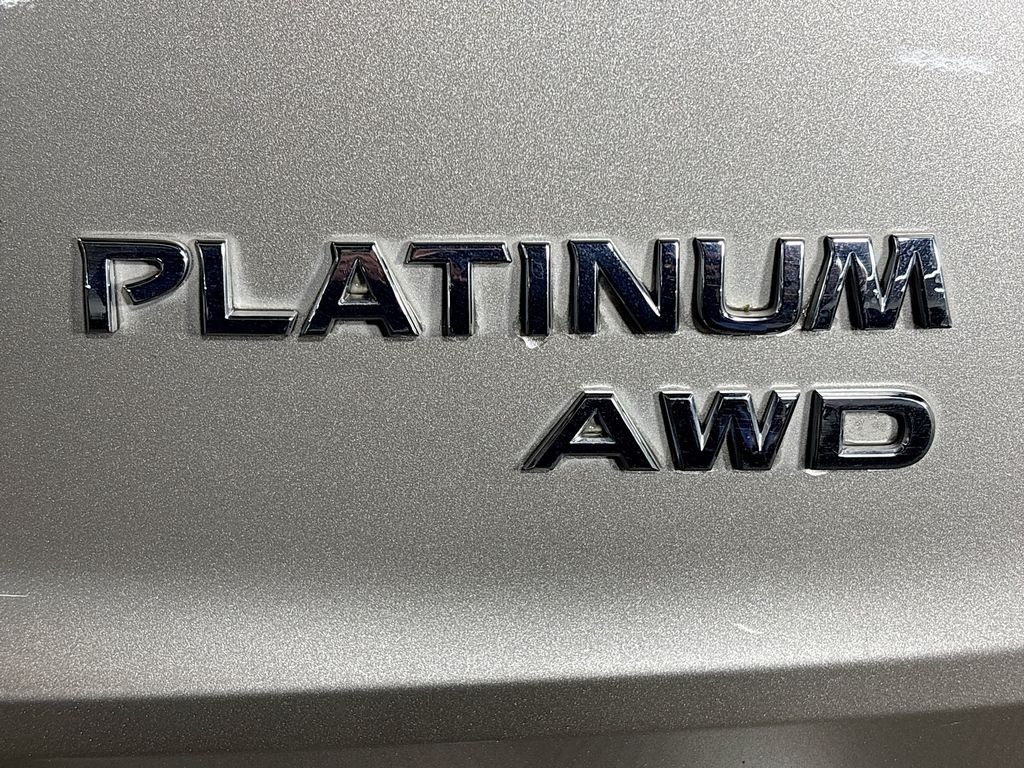 Used 2023 Gold Nissan Platinum image 25