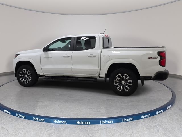 Used 2024 White Chevrolet Z71 image 9