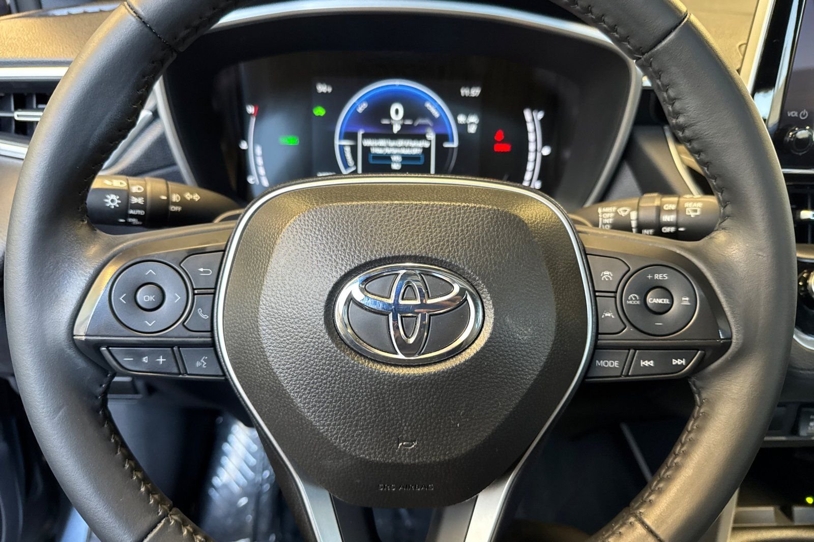 Used 2024  Toyota Hybrid XSE image 30