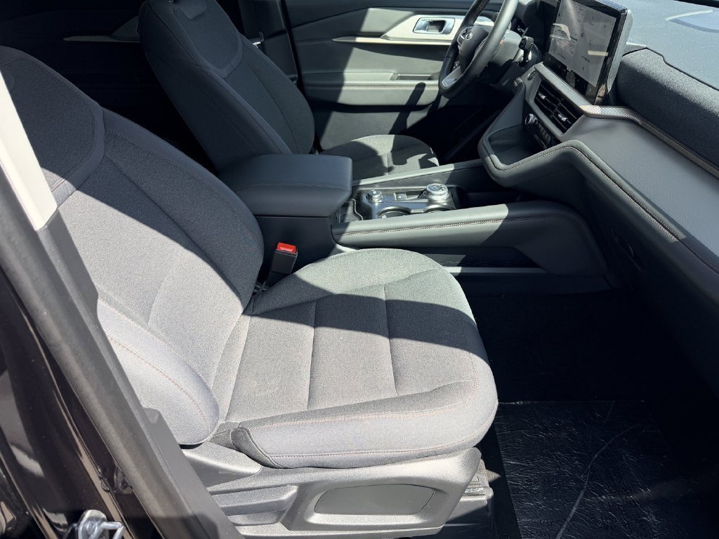 Used 2026 Black Metallic Ford Active image 10