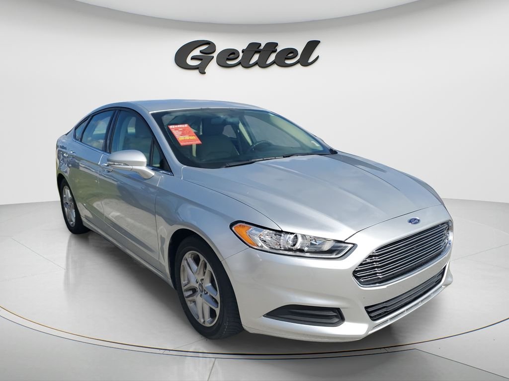 Used 2016 Silver Ford SE image 3
