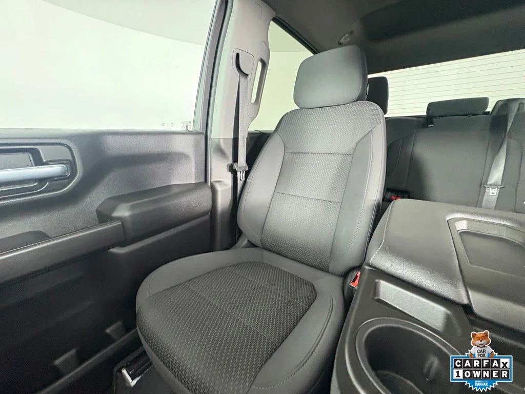 Used 2021 White Chevrolet Custom image 17