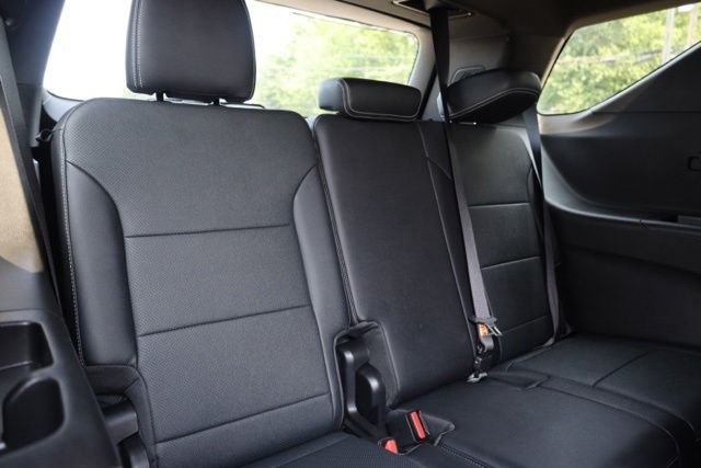 Used 2025 White Chevrolet LT image 36