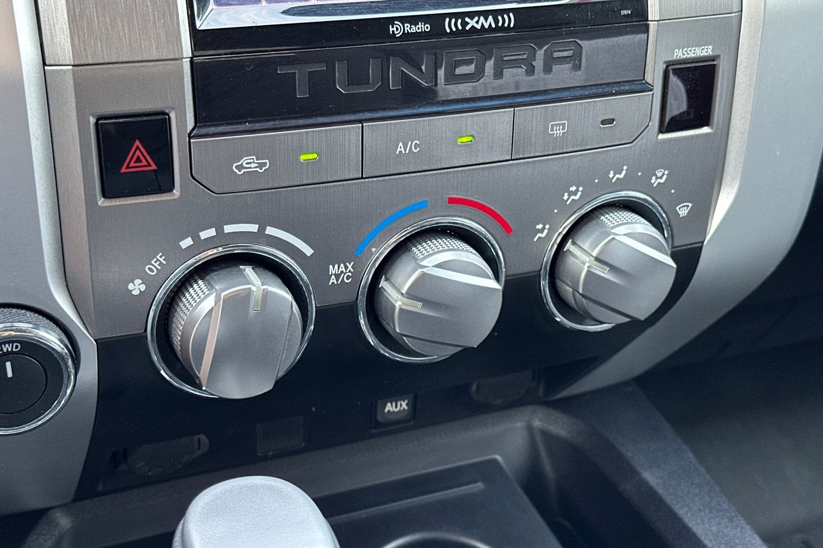 Used 2015 Magnetic Gray Metallic Toyota SR5 image 20