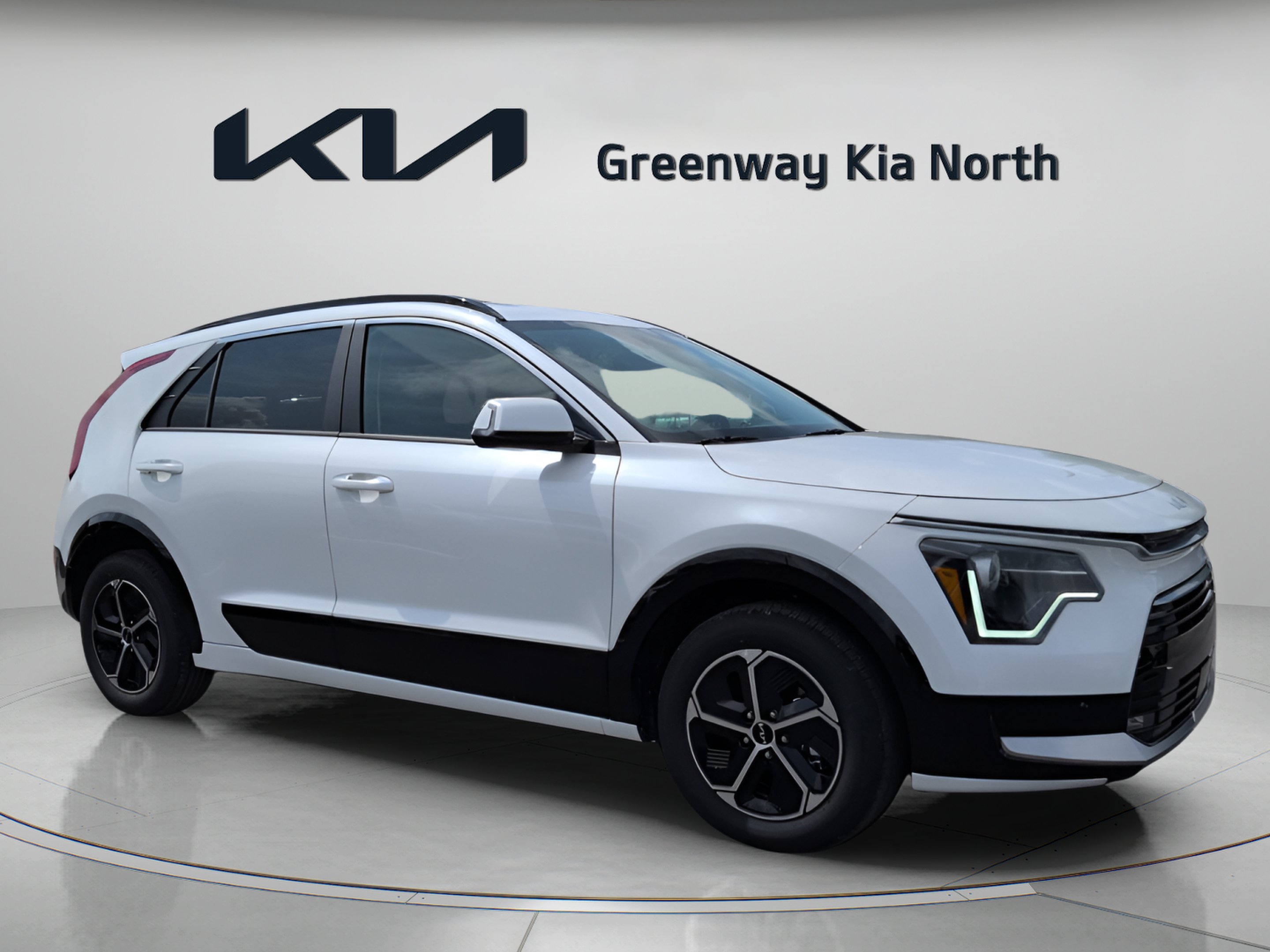 New 2026 Snow White Pearl Kia SX image 2