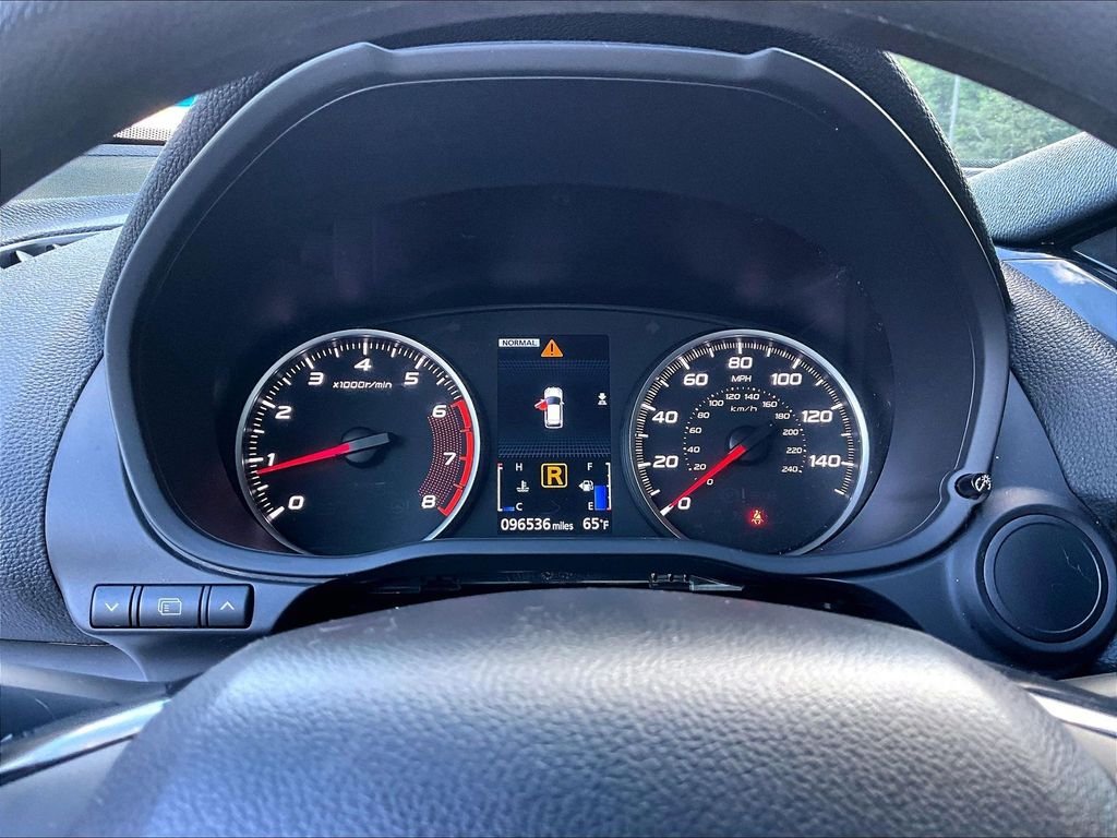 Used 2022 Silver Mitsubishi ES image 25