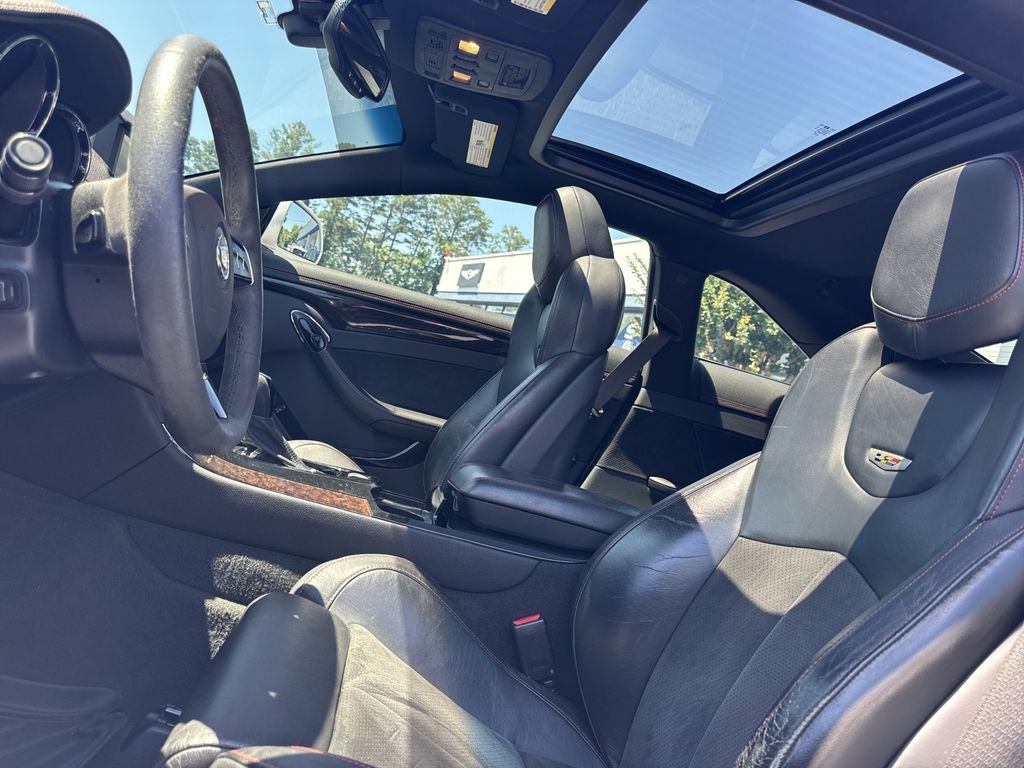 Used 2015 White Cadillac Base image 28