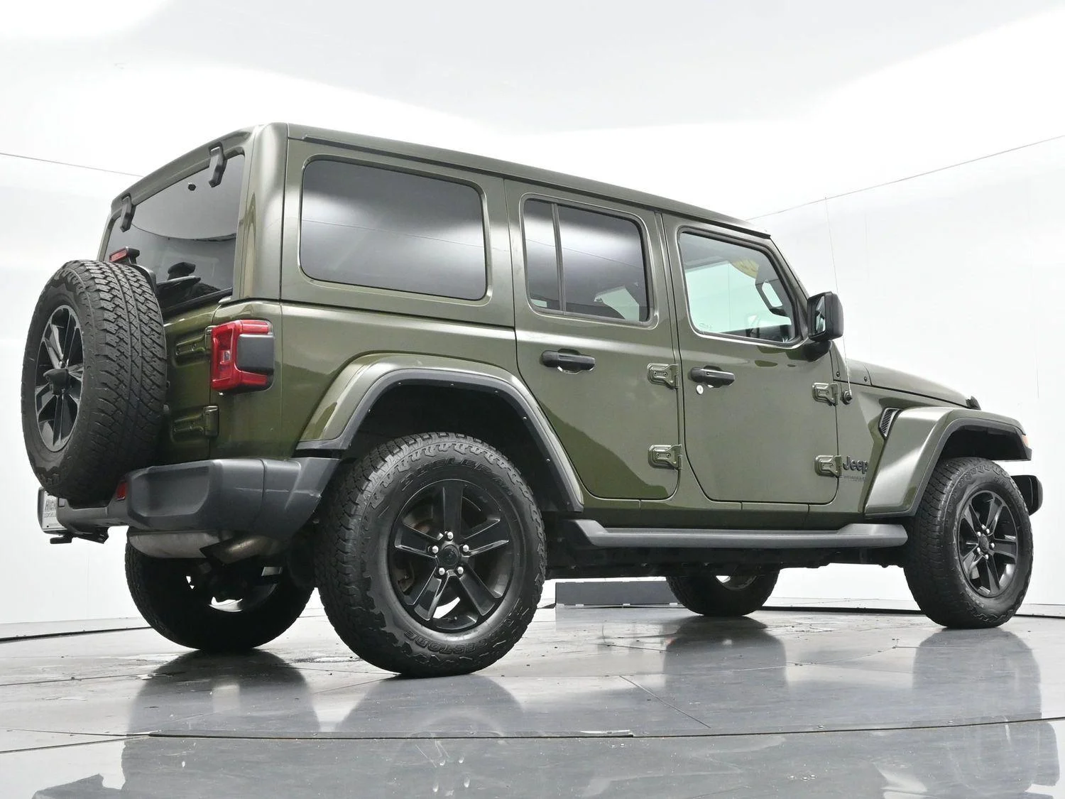 Used 2022 Sarge Green Clearcoat Jeep Unlimited Sahara Altitude image 52