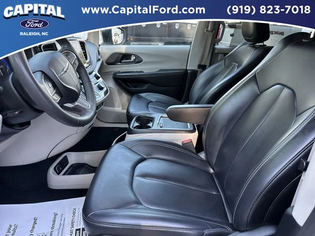 Used 2023 White Chrysler Touring L image 18