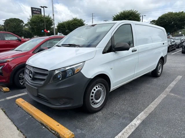 Used 2018 White Mercedes-Benz NA image 1