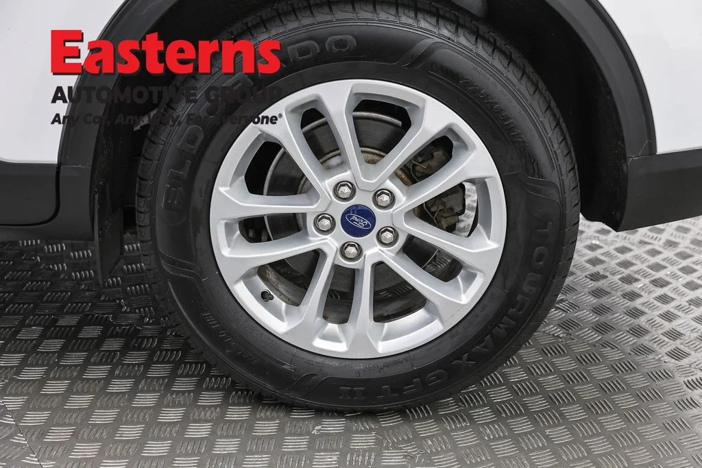 Used 2021 White Ford SE image 33