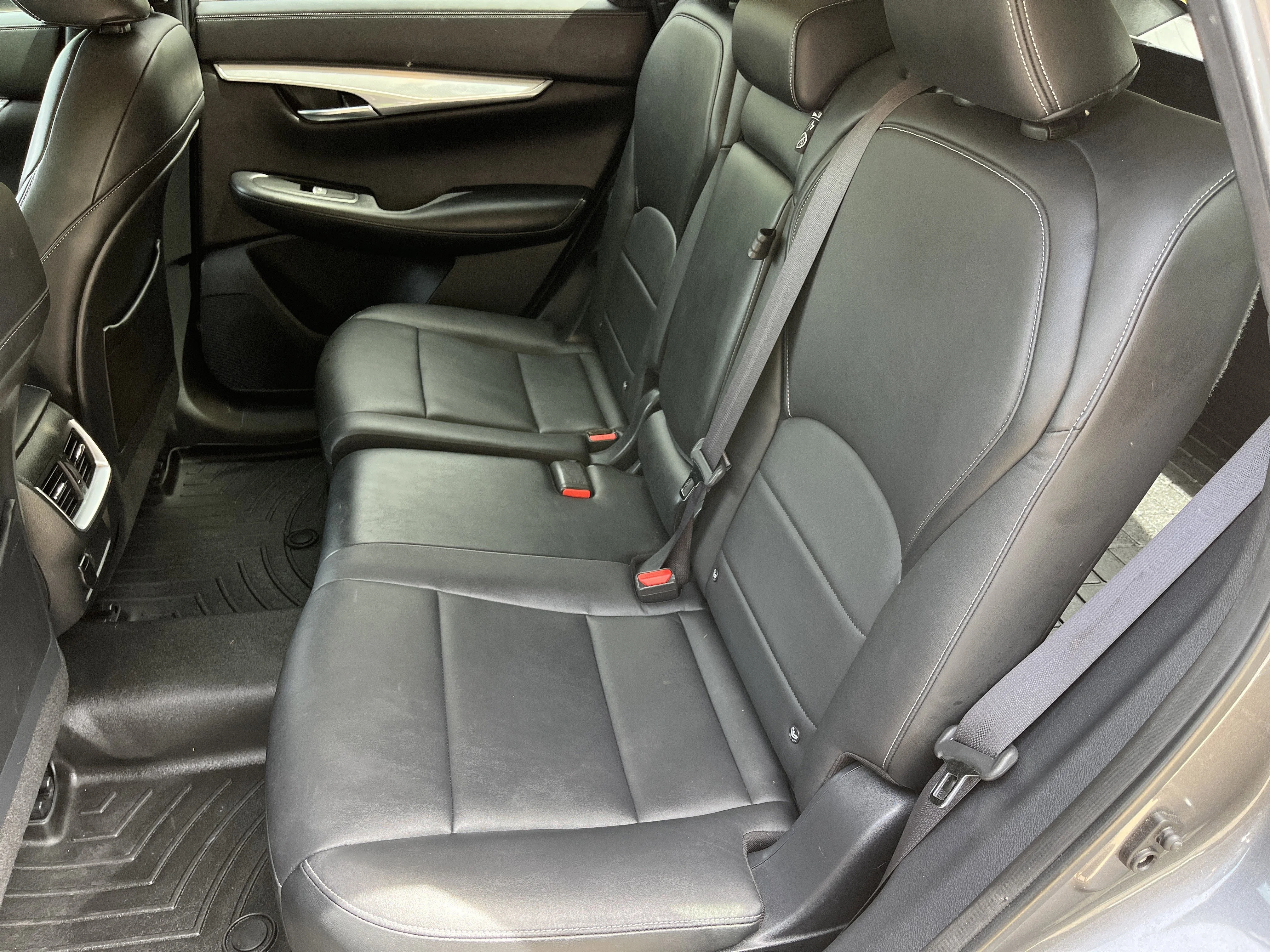Used 2019 Graphite Shadow INFINITI LUXE image 21