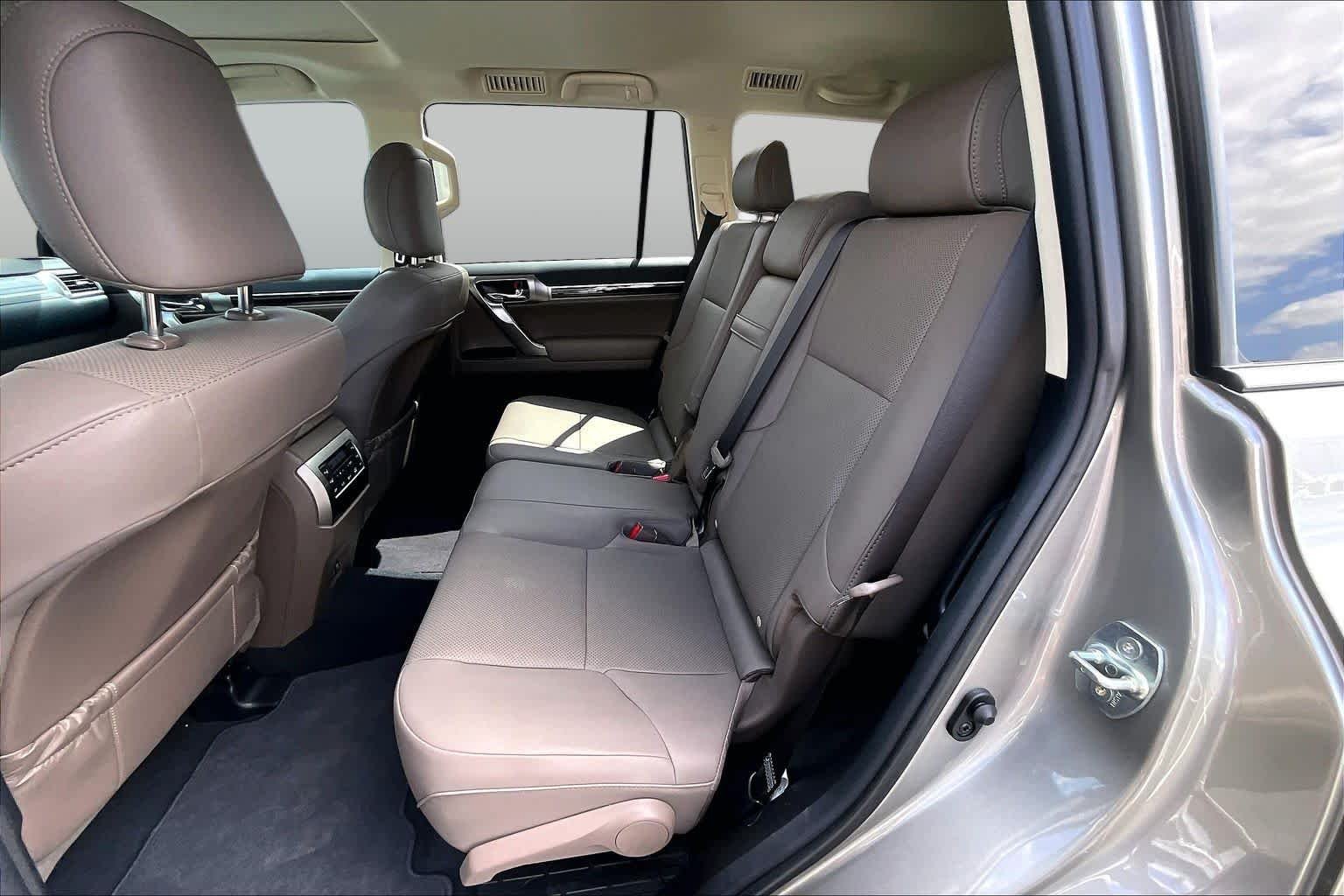 Certified Used 2023 Atomic Silver Lexus Premium image 20