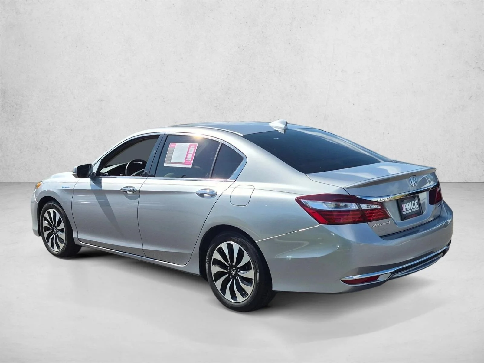 Used 2017 Silver/Gray Honda EX-L image 7