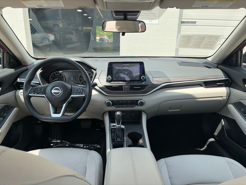 2025 Nissan Altima SV - Photo 21