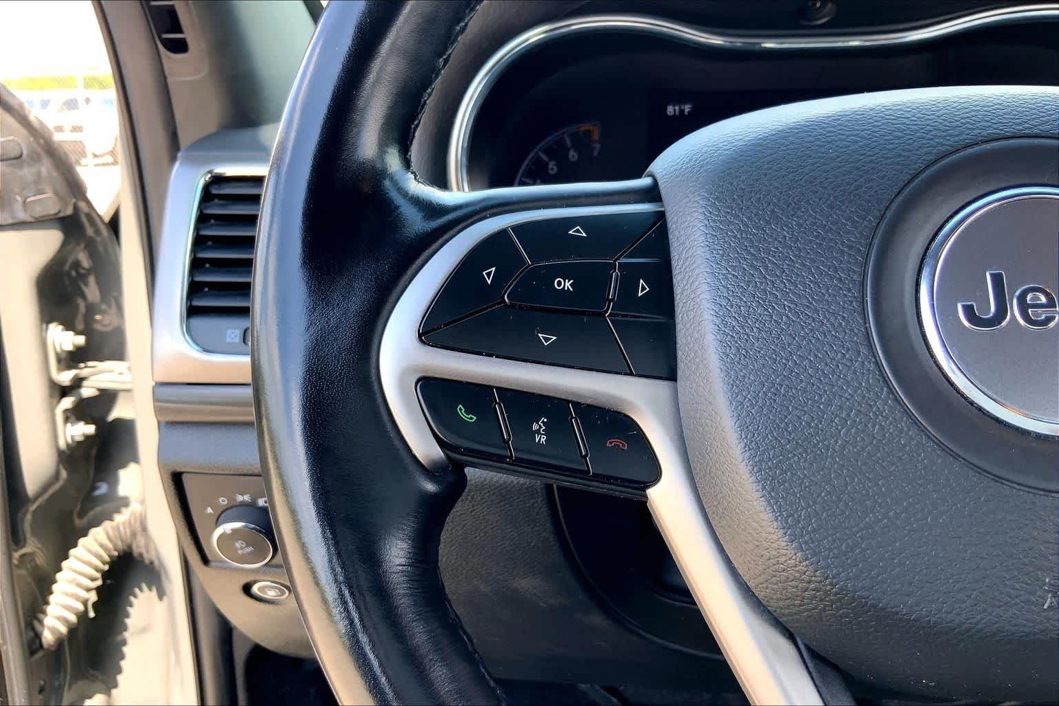 Used 2022 Sting-Gray Clearcoat Jeep Laredo X image 23