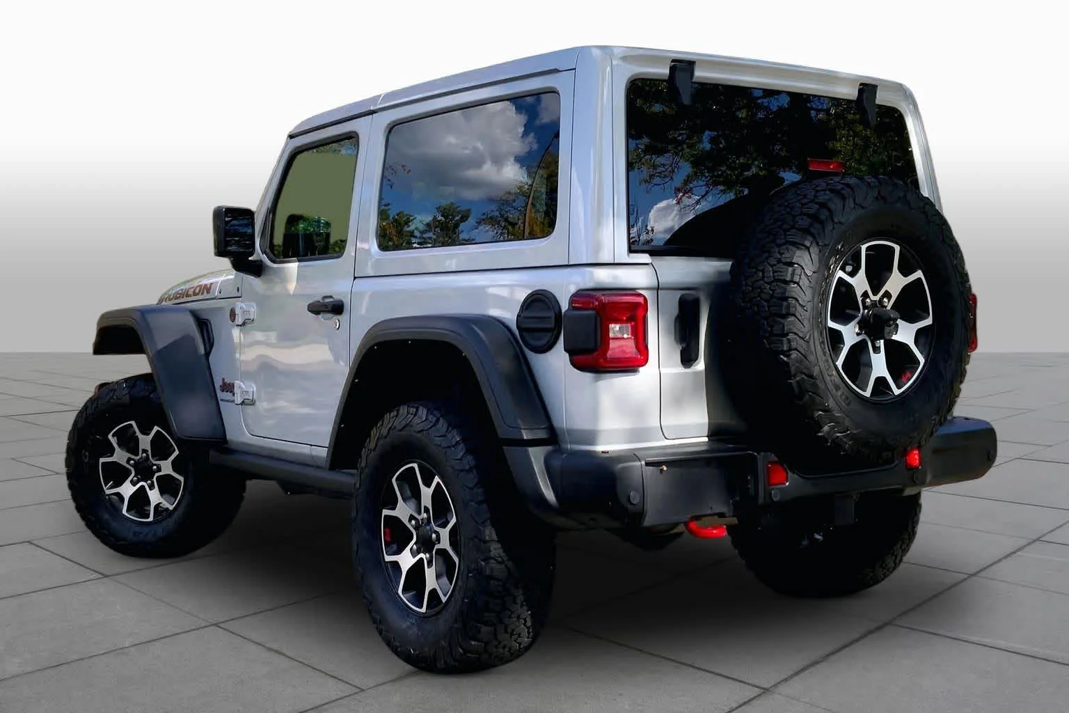 Used 2023 Silver Zynith Clearcoat Jeep Rubicon image 11