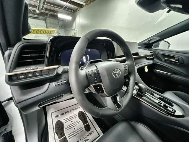 New 2026 Oxygen White <sup>1</sup> Toyota  Limited image 10