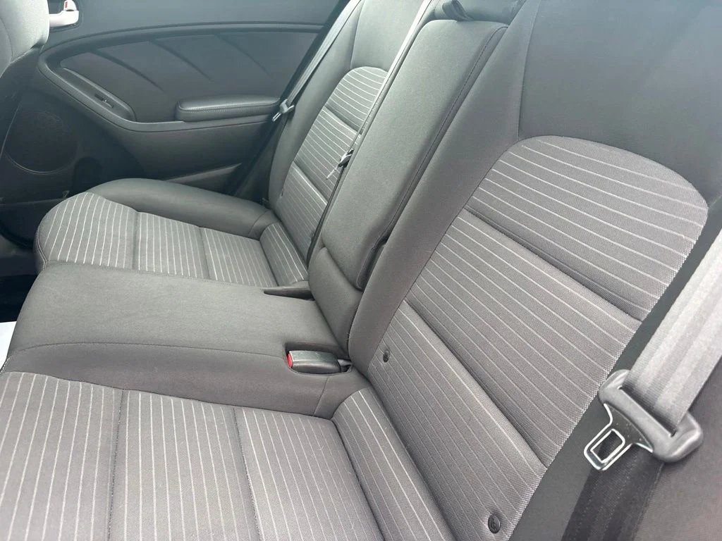 Used 2018 Red Kia LX image 27